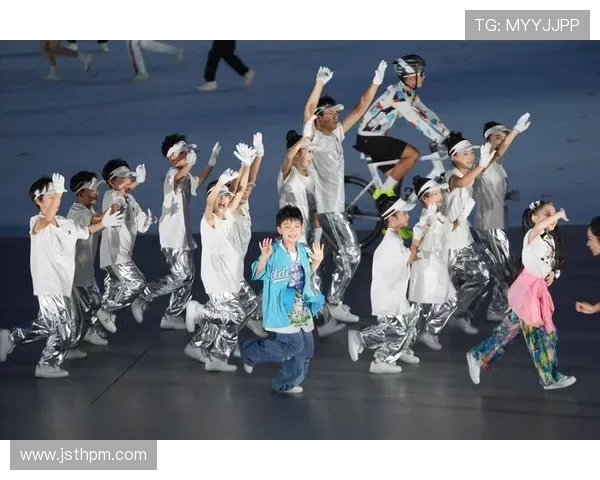 成都街舞队的文化意识与表现形式探讨及其对城市年轻人的影响分析