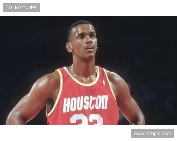 乔丹克拉克森的篮球之路与成就探讨：从新秀到全明星的蜕变之旅