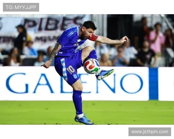 内斯塔与梅西的巅峰对决：足球历史上的传奇碰撞与技艺较量