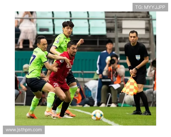 全北现代与上海上港的精彩对决在CCTV直播中全景呈现