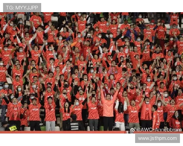 广州足球队实力引发热议球迷观点各异引发讨论